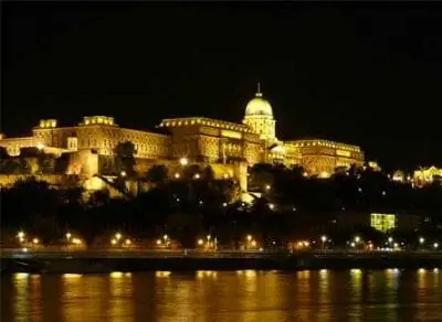 Будайская крепость ночью
