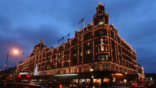 Harrods во время зимних распродаж (Лондон)