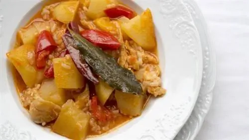 Треска с картофелем, типичная для Галапагосских островов