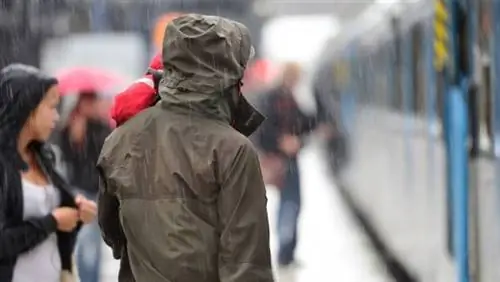 Плащ: базовая одежда для посещения Лондона