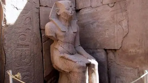 Статуя Аменофиса III