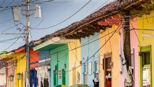 Красочные дома центра Гранады, Никарагуа