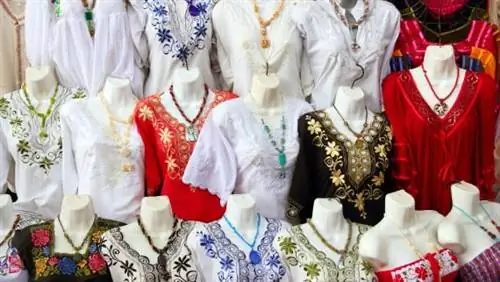 Типичный костюм Юкатана: уипиль.