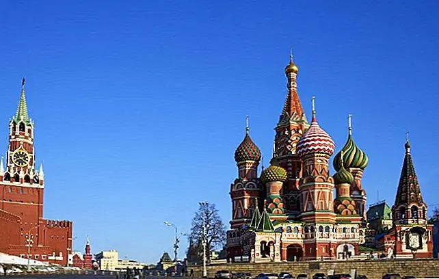 Стоя в сердце Матери России