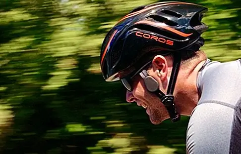 Coros LINX Smart Cycling Helmet, 200 долларов США. Недавно из режима Kickstarter аэродинамический шлем Coros LINX делает его более безопасным, чтобы оставаться на связи при циклических поездках. Ремень у уха пользователя имеет узел, который соединяется со смартфоном для музыки, звонков и голосовой навигации. Но он не охватывает ухо, поэтому велосипедисты все еще могут слышать движение. Там больше: если шлем обнаруживает значительное влияние, он запускает аварийное оповещение и отправляет ваше местоположение GPS в органы власти. Пульт дистанционного управления монтируется на руле для выбора дорожки, регулировки громкости, приостановки и ответа на вызов.