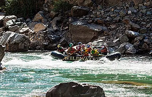 Большая белая вода в Андах