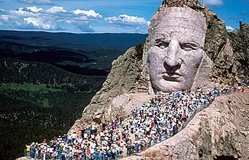 Избегайте мемориала Crazy Horse