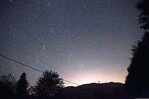 McDonald Park Dark Sky Preserve, Абботсфорд, Британская Колумбия. В 2000 году этот заповедник, находящийся в западной части Канады, находился под защитой горы от светлого загрязнения только близлежащих городов; его взгляды ограничены южным и западным небом, но они необычайно темные, несмотря на близость парка к Ванкуверу.