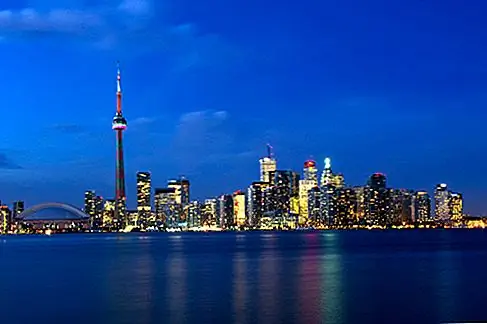 CN Tower, Торонто, Онтарио, Канада