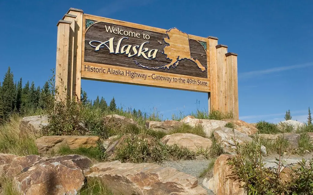 Alaska-канада-граница-порт-Alcan-историко-верстовой столб-1221-ALASKAHWY0617