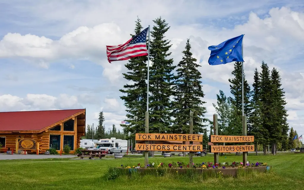 MainStreet-гости-центр ТОК-Alaska-ALASKAHWY0617