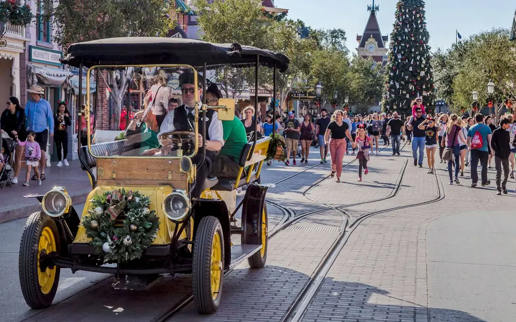 главная-улица-праздник-Диснейленд курорт DISNEYXMAS1118 главная-улица-праздник-Диснейленд курорт DISNEYXMAS1118