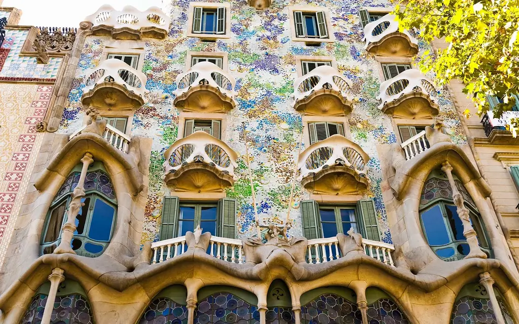 барселона-CASA-Бальо-Gaudi-FLORAL0517