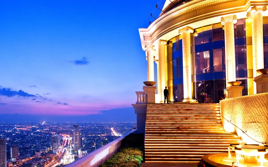 Lebua-отель-шампанское-крыша-UNREAL0916