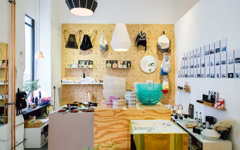 В берлинском районе Кройцберг прячутся одни из лучших ресторанов, баров и бутиков города