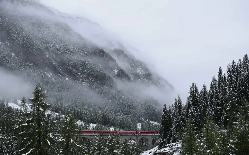 Eurail-Сант-экспресс-поезд-XMASTRAIN1018