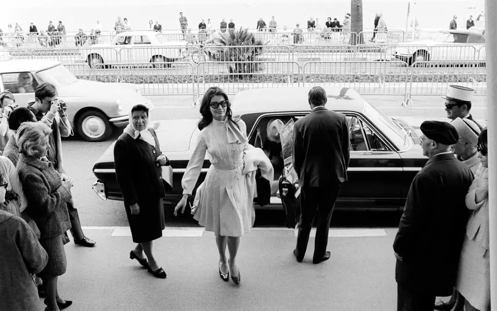 софия-Loren-приход-1966-VINTAGECANNES0517