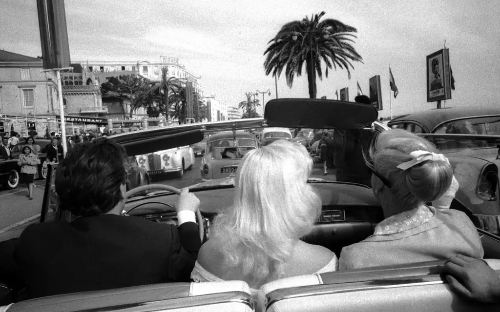 ДИАНА-ДОРС-приходит-1956-VINTAGECANNES0517