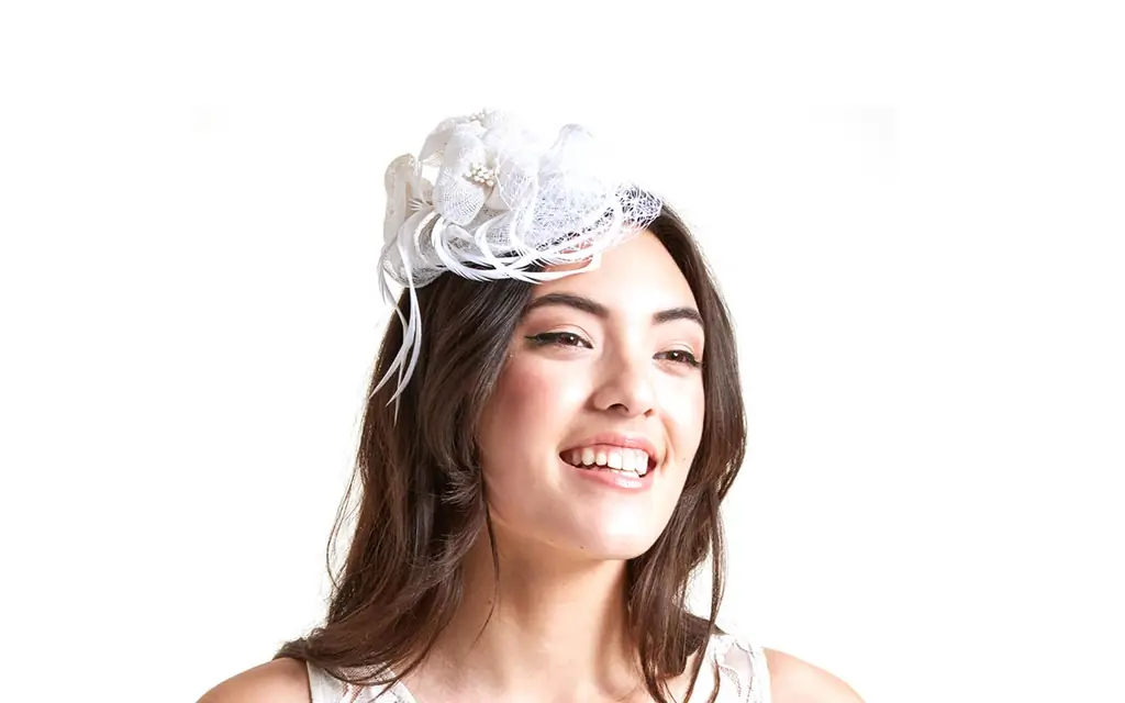 ModCloth-нахальный-оператор-бело-чародей-ROYALHATS0419