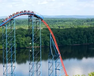 superman-ride-of-steel-rollercoaster-200806-ss