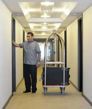 201005-w-surcharge-bellhop