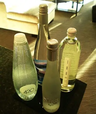 trump-hotel-minibars-200905-ss