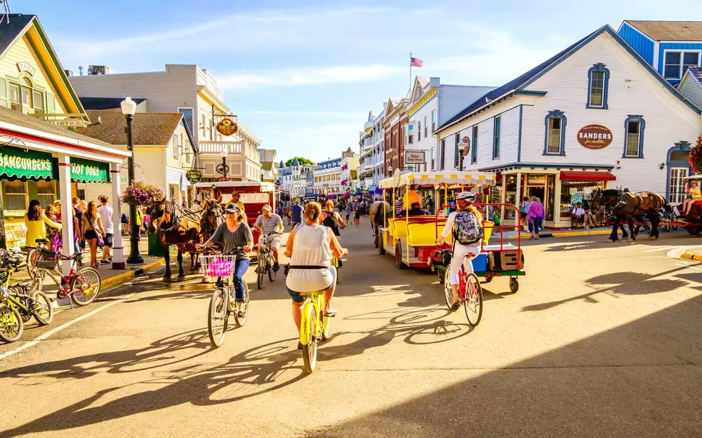 Макин-остров-город-MACKINAC0818