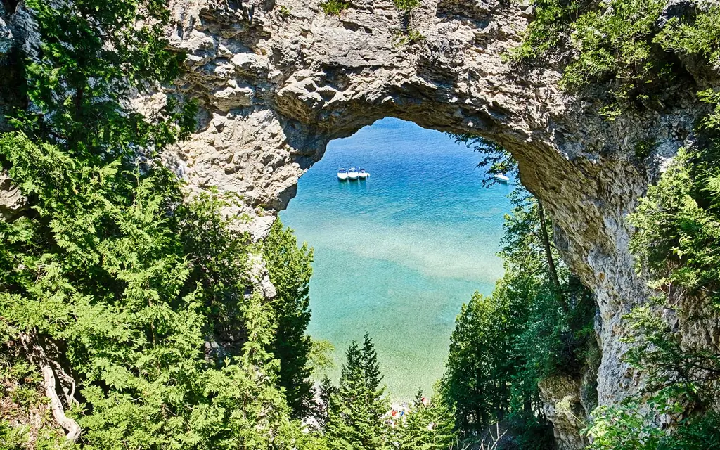 арка-рок-Макин-Мичиган-MACKINAC0818