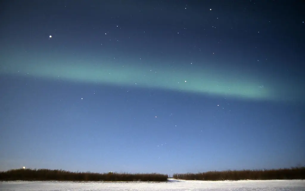 Inuvik-канада-Северно-огни луна-MARCHLIGHTS1218