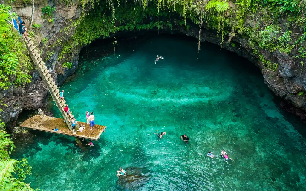 к-Сей-траншейный Upolu-Samoa-BLUEST1216