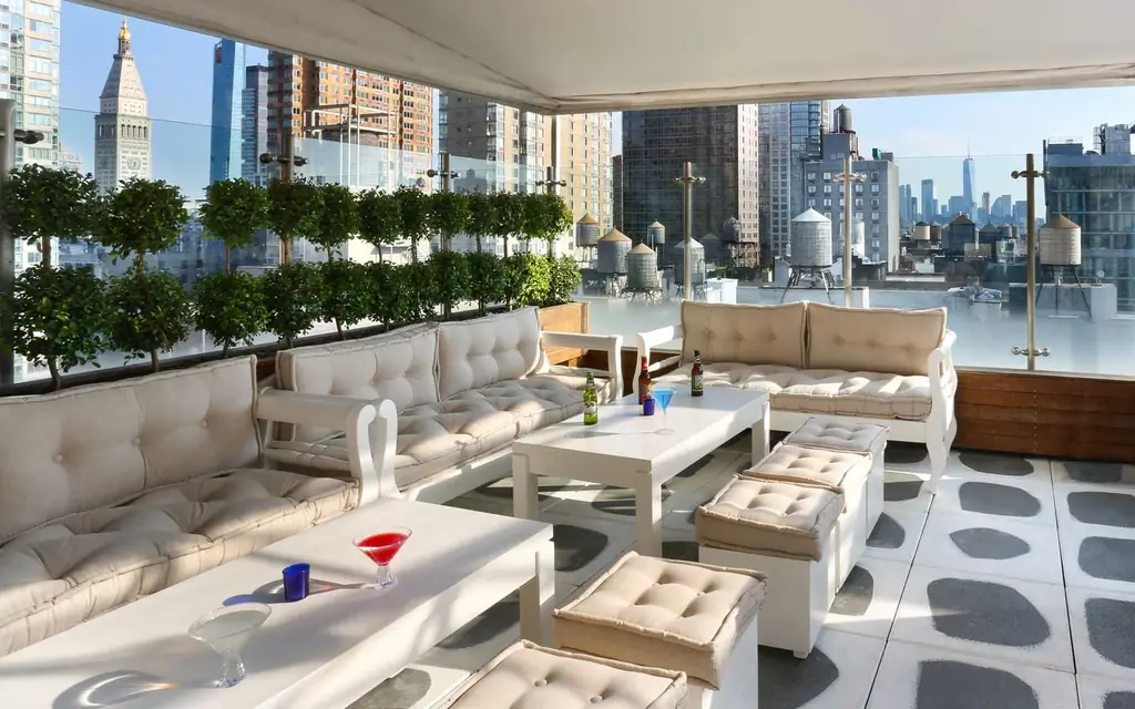 Гостинично-Хайден-крыша-салон-греция-ESCAPENYC0318