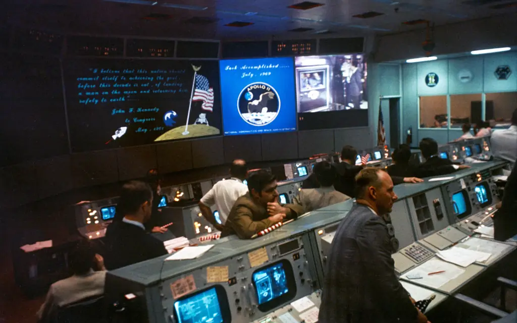 аполлон-Годовщина направление-02-APOLLO0714