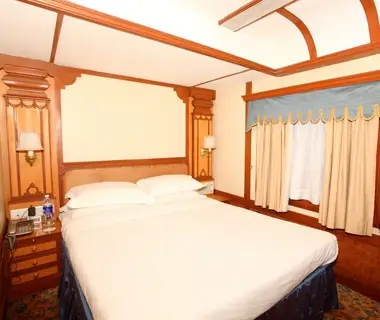 201003-sleeper-cars-deccan