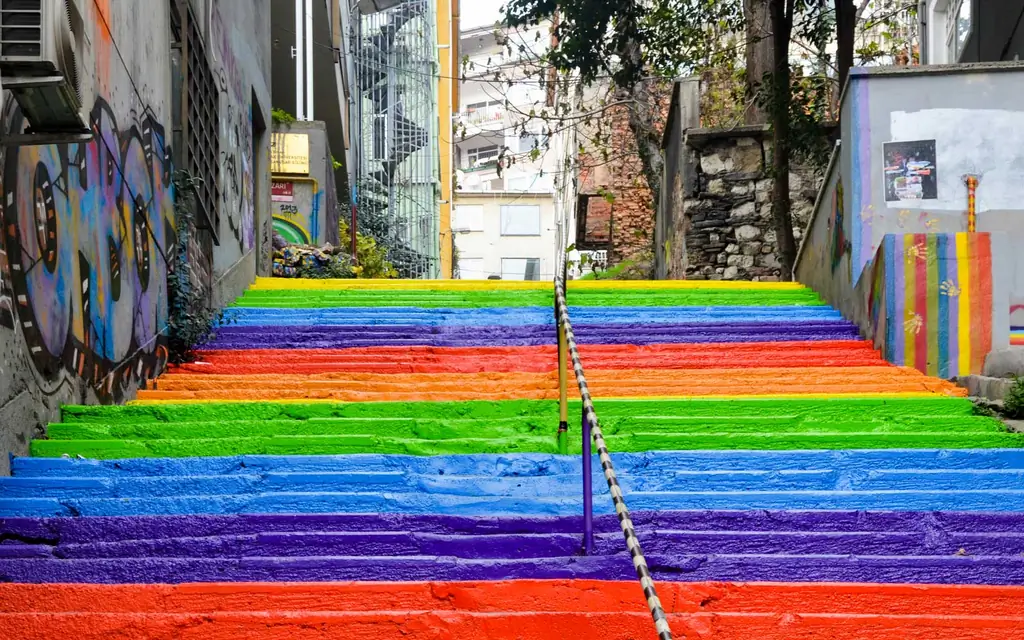 Радуга-лестница-Instanbul-RAINBOW0519