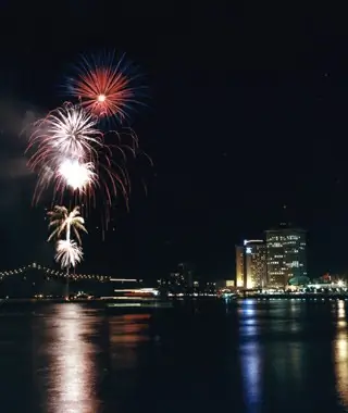 New Orleans: Go 4th on the River