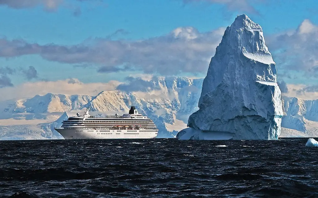 2-кристалл-круизы-LARGESHIP0417