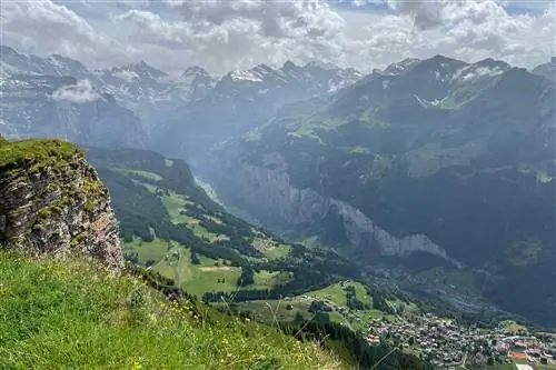 Вид с воздуха на Лаутербруннен, Швейцария