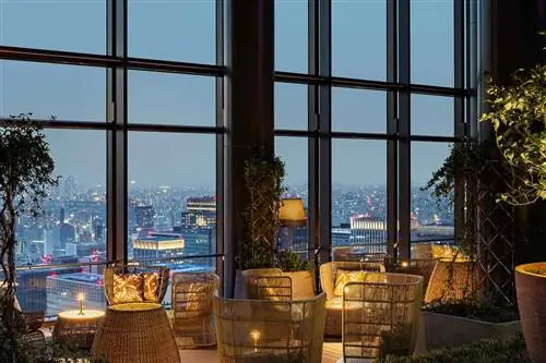 Bulgari Hotel Tokyo Терраса 45-го этажа в сумерках