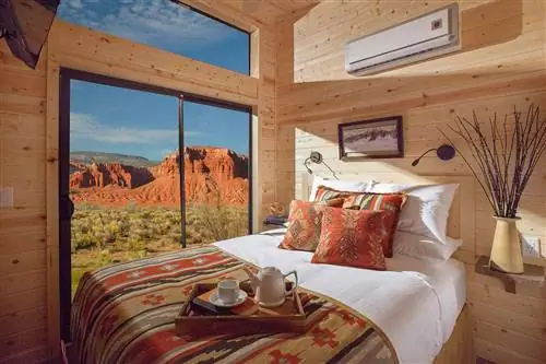 Интерьер и вид из домика с двумя спальнями на курорте Capitol Reef Resort