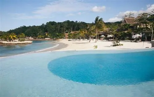 EB4D2K Бассейн на курорте Goldeneye Resort, одном из самых дорогих на Ямайке. EB4D2K Бассейн на курорте Goldeneye Resort, одном из самых дорогих на Ямайке.
