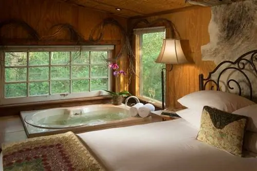 Blisswood Bed and Breakfast Enchanged Cabin