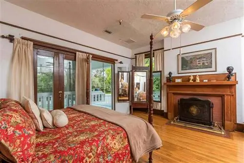 Гостевая комната в Herlong Mansion B&B
