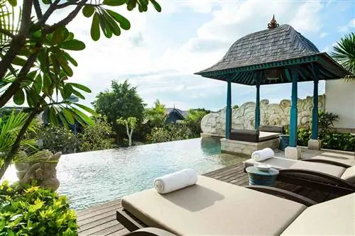 Вид с террасы Sunset Villa в Jumeirah Bali