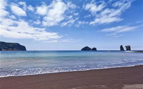 Пляж на Азорских островах в Португалии