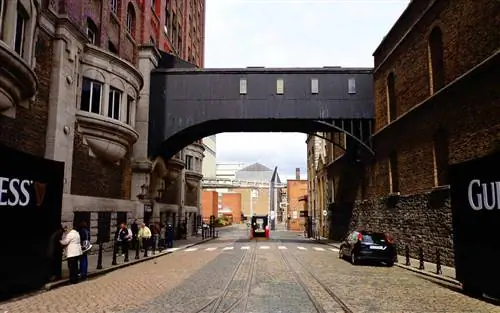 Вход в пивоварню Guinness, Дублин, Ирландия.