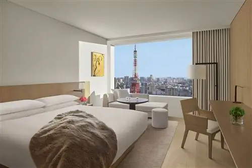 Интерьер номера в отеле Tokyo EDITION