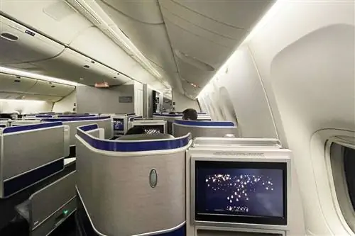 На борту первого рейса United в Дубай