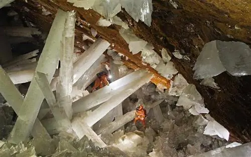 Naica Mine Crystal Caves гипс Мексика исследование National Geographic Cavers