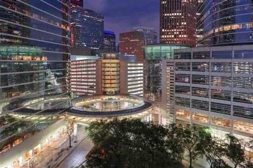 Хьюстон, Техас, США городской пейзаж ночью в финансовом районе.