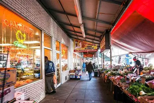 Итальянский рынок на 9-й улице в Филадельфии